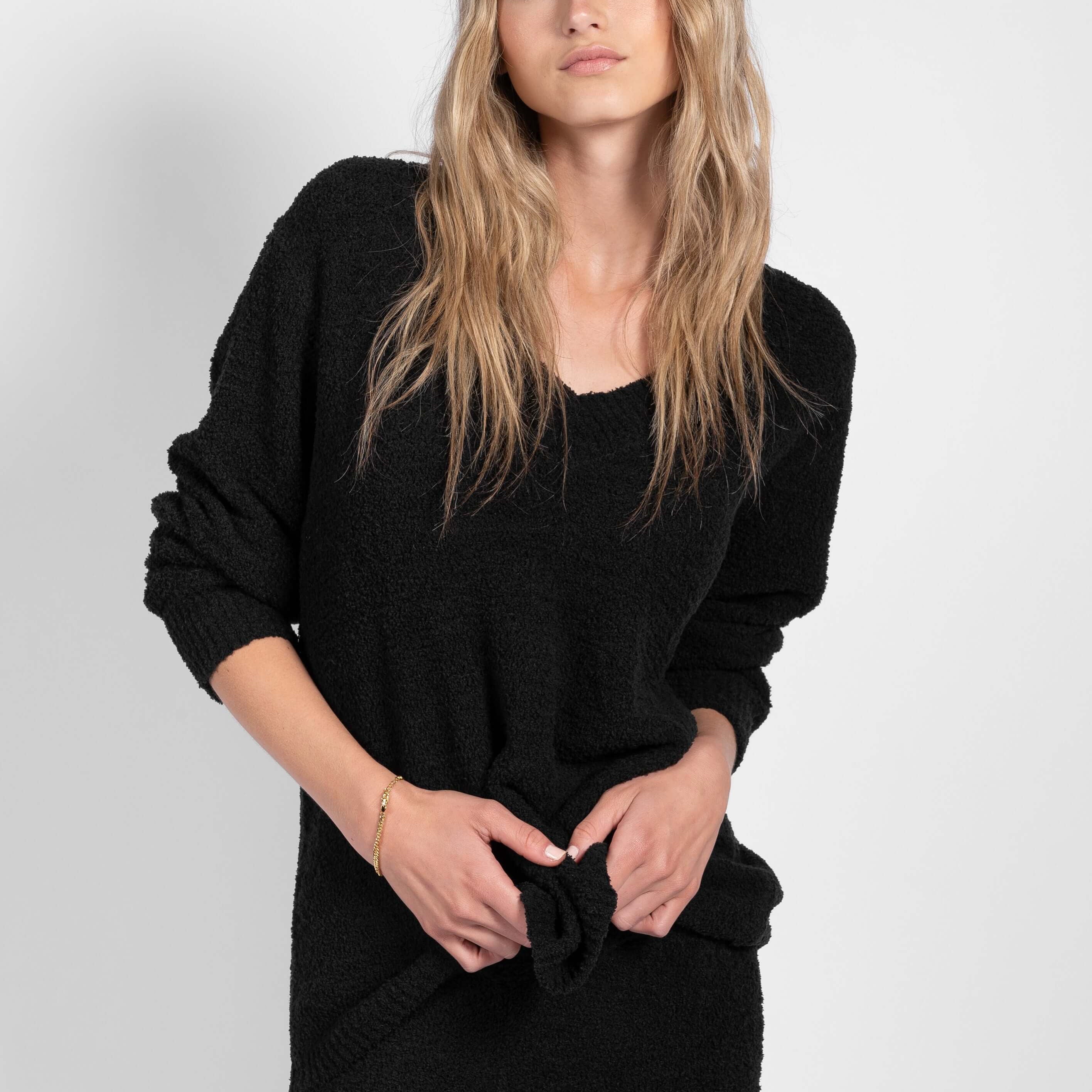 CHENILLE V-NECK - LATTELOVE Co.