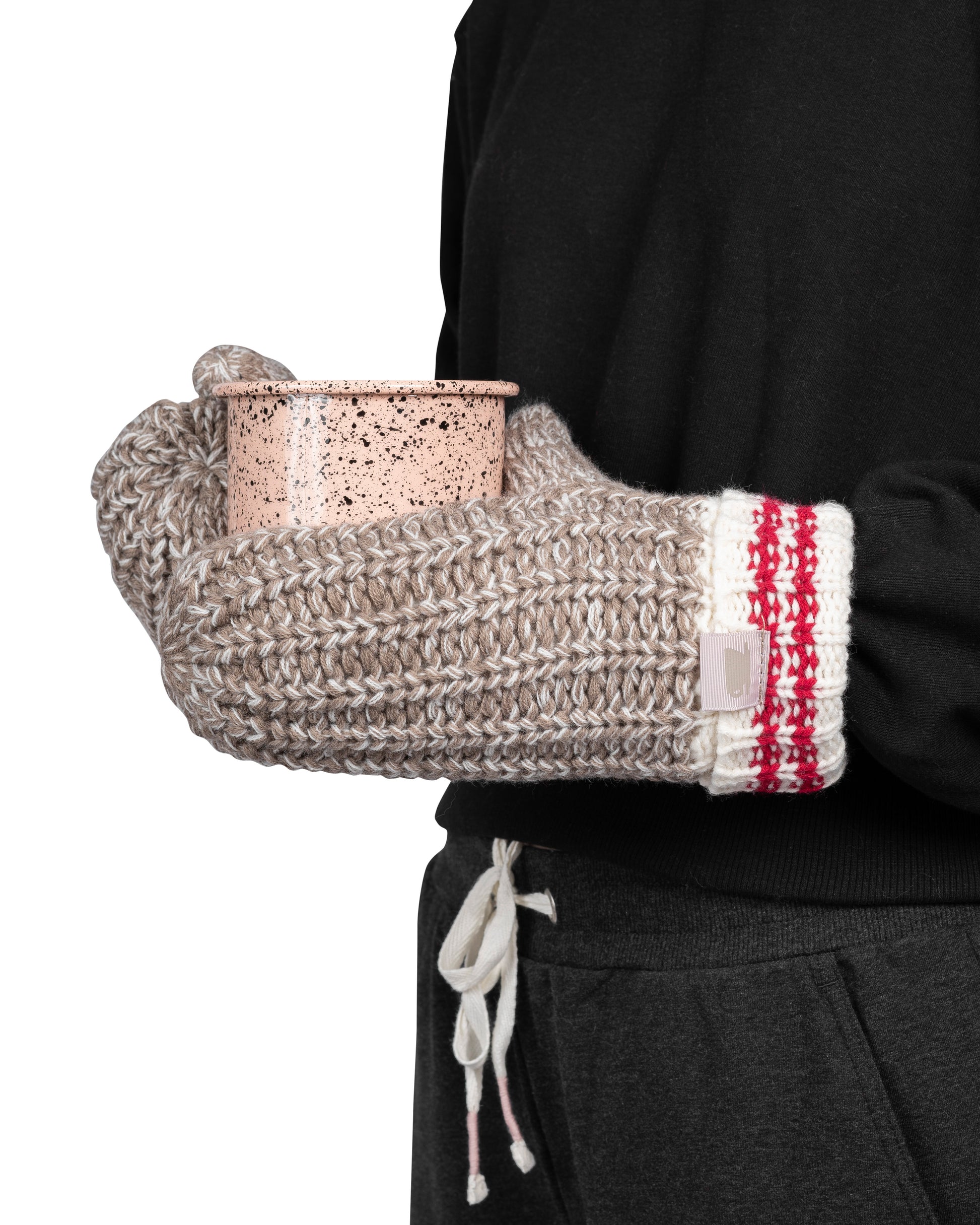 Conquer The Chill In Elegance: Coffee Shoppe'S Canadian Collection