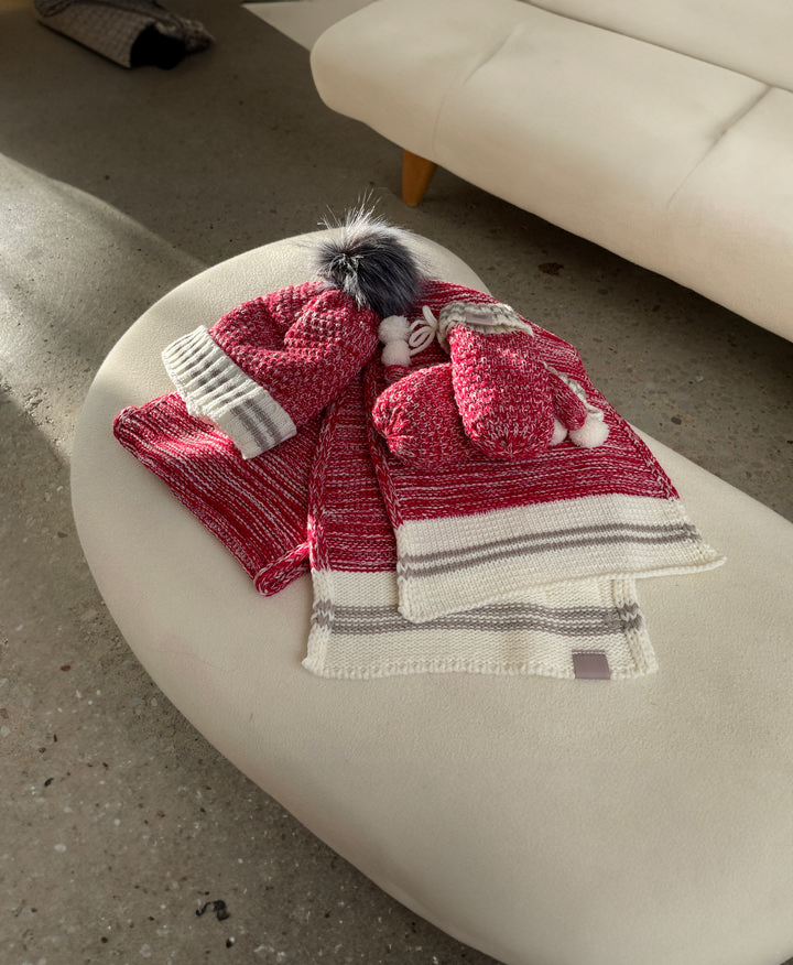 Canadiana Cozy Ensemble Collection: Stay Warm and Stylish Against Winter's Chill!