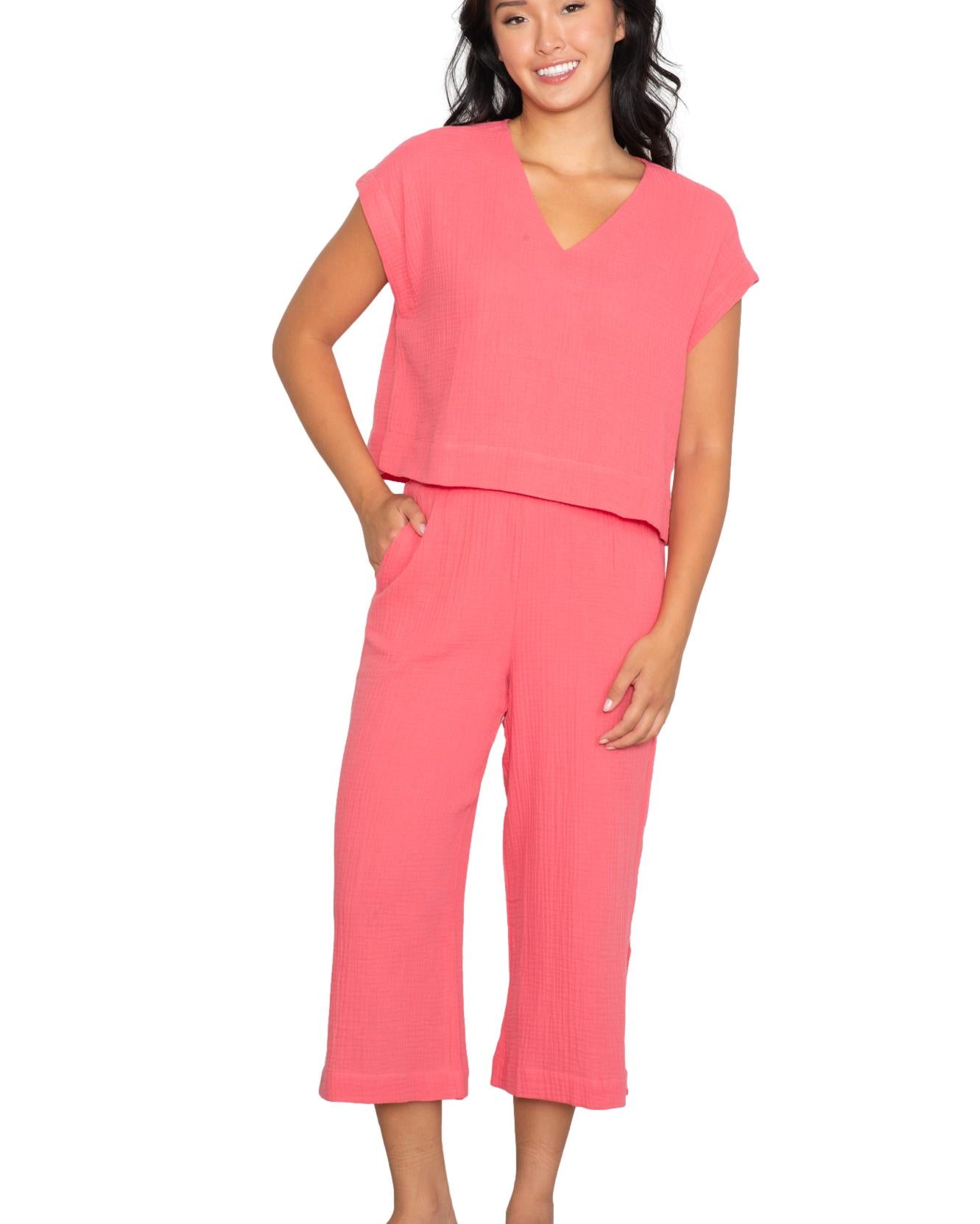 V-neck relaxed top & capri set