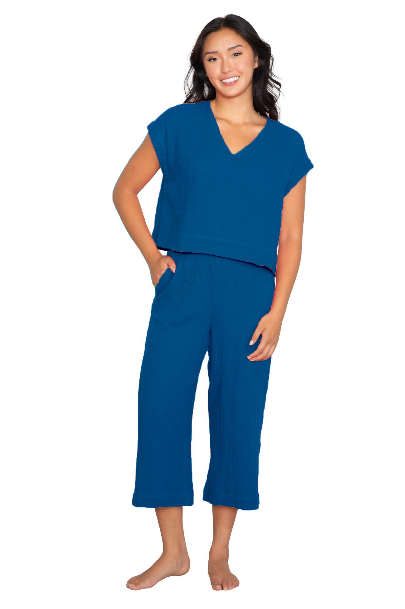 V-neck relaxed top & capri set