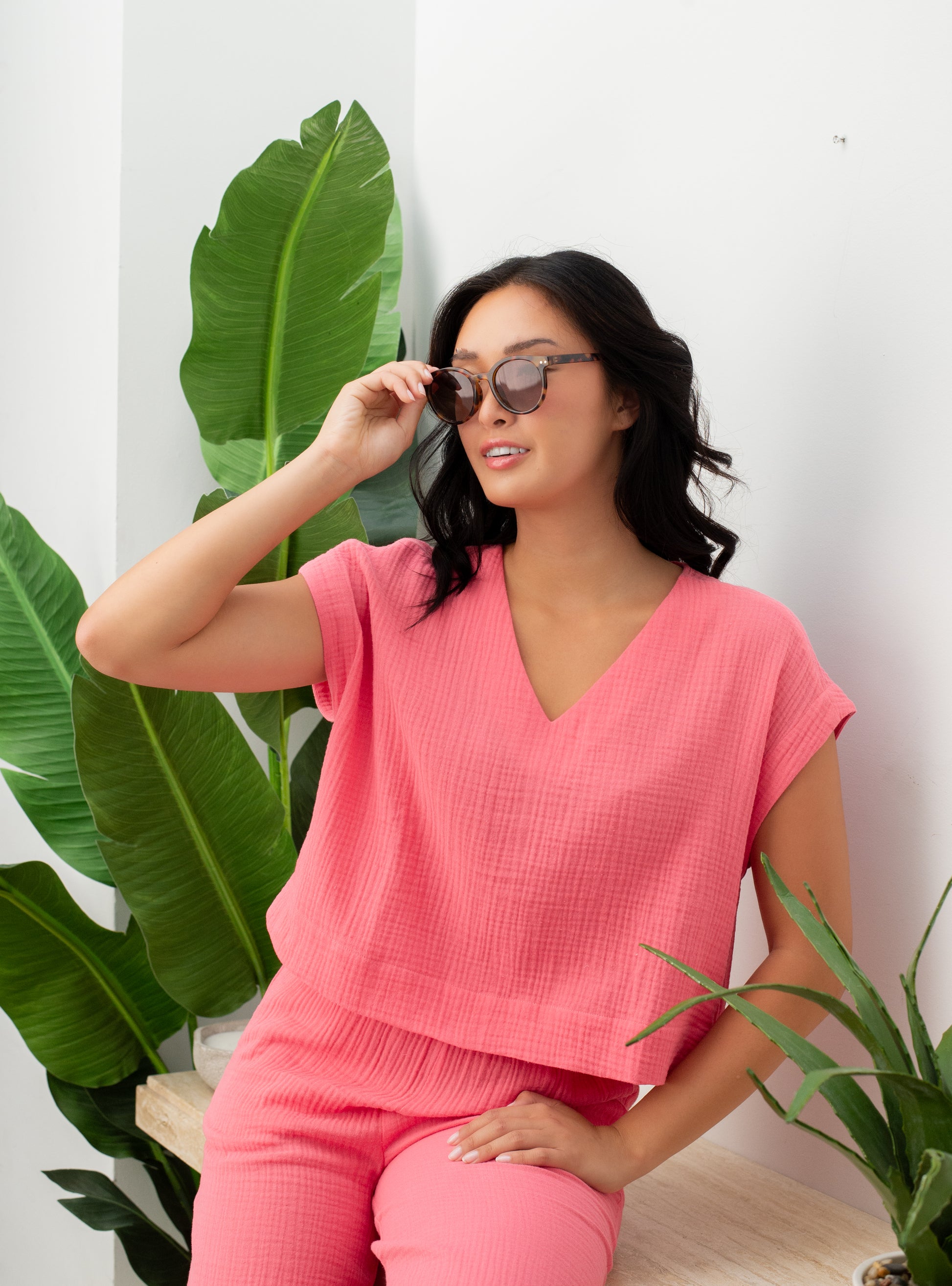 V-neck relaxed top & capri set