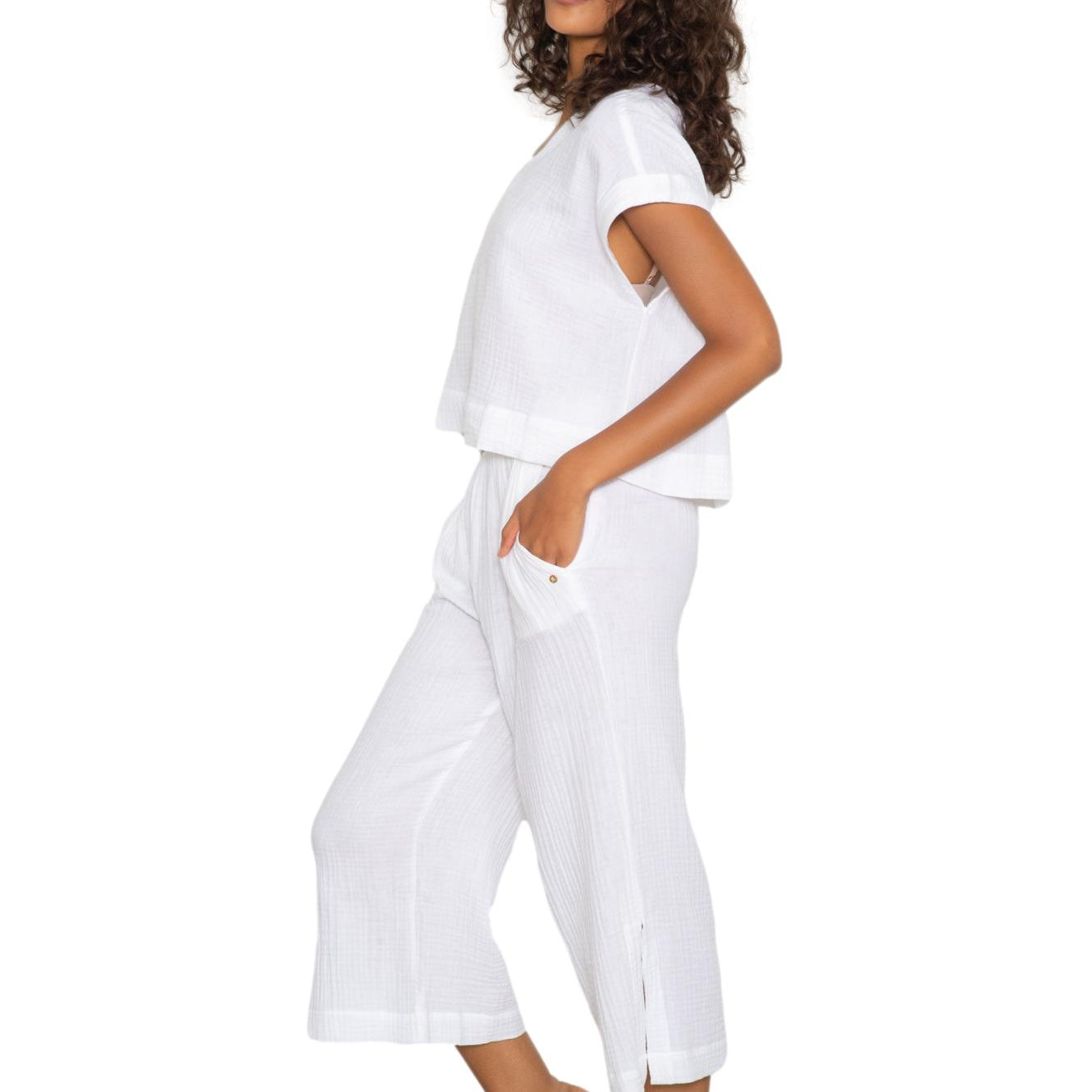 V-neck relaxed top & capri set