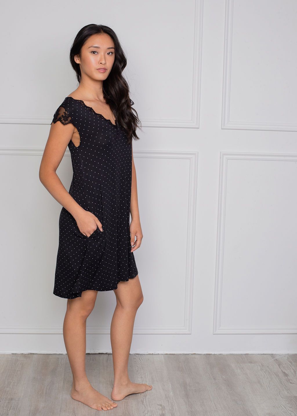 LACE SLEEP DRESS