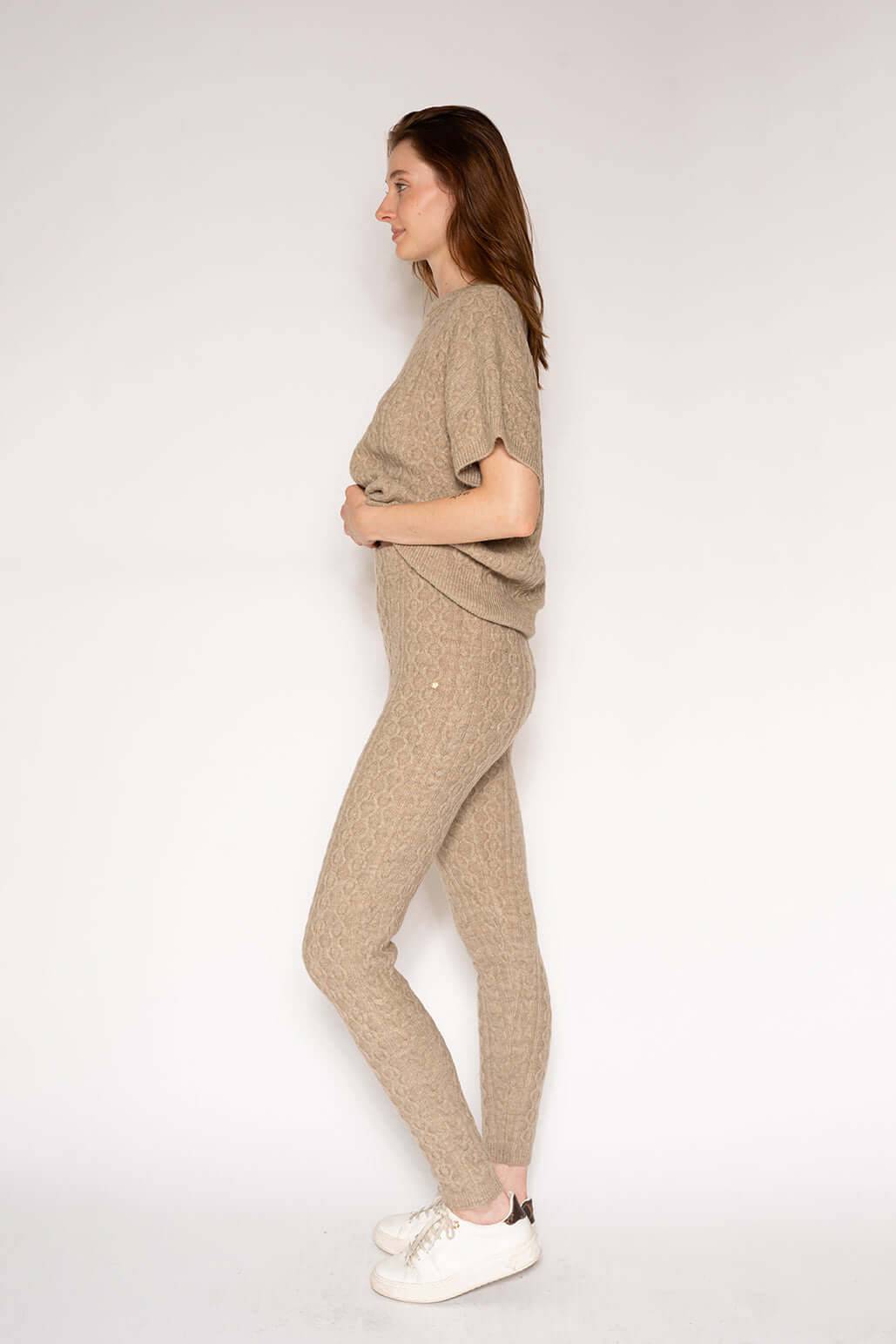 CABLE KNIT SWEATER LEGGING