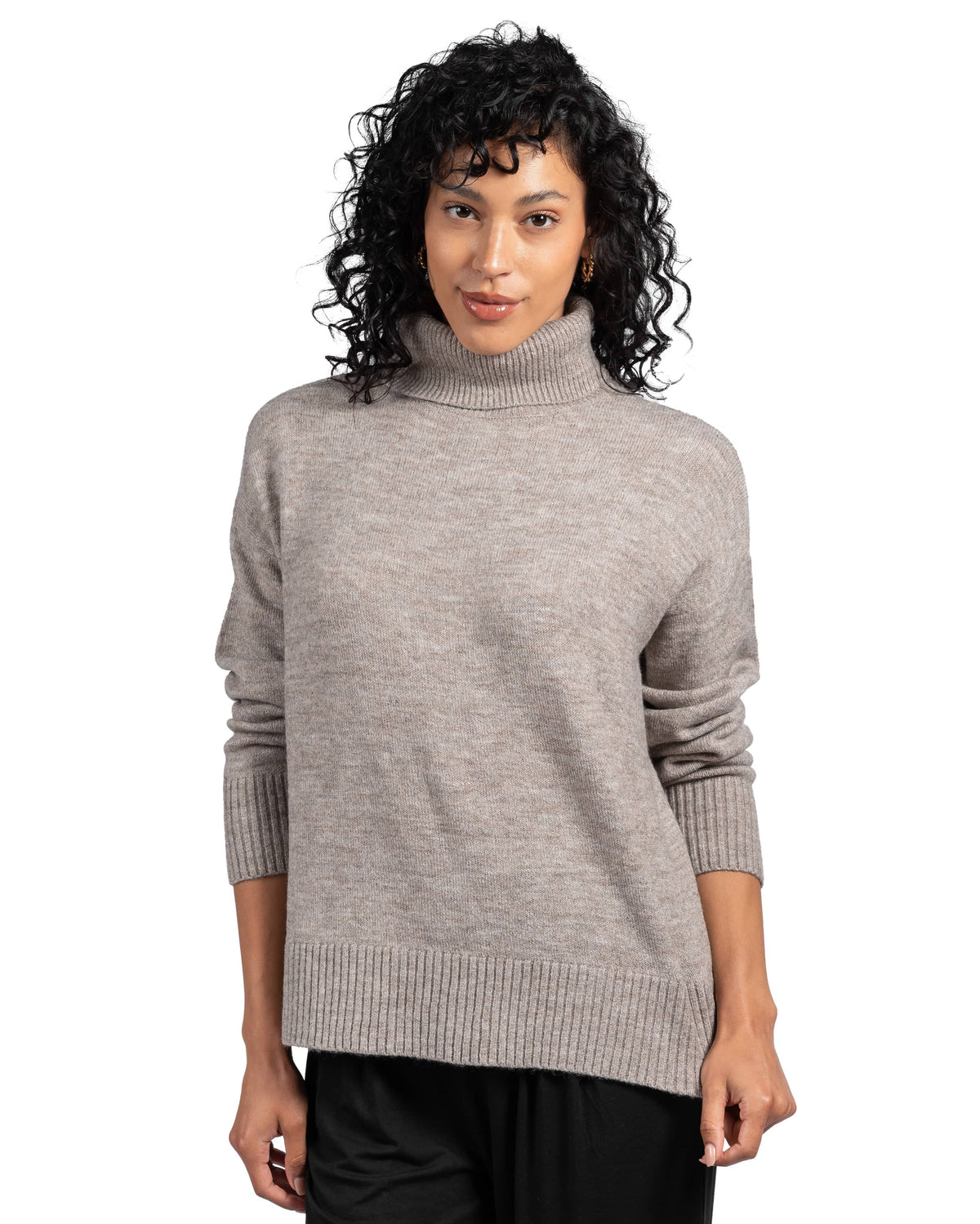 OVERSIZED TURTLENECK - LATTELOVE Co.