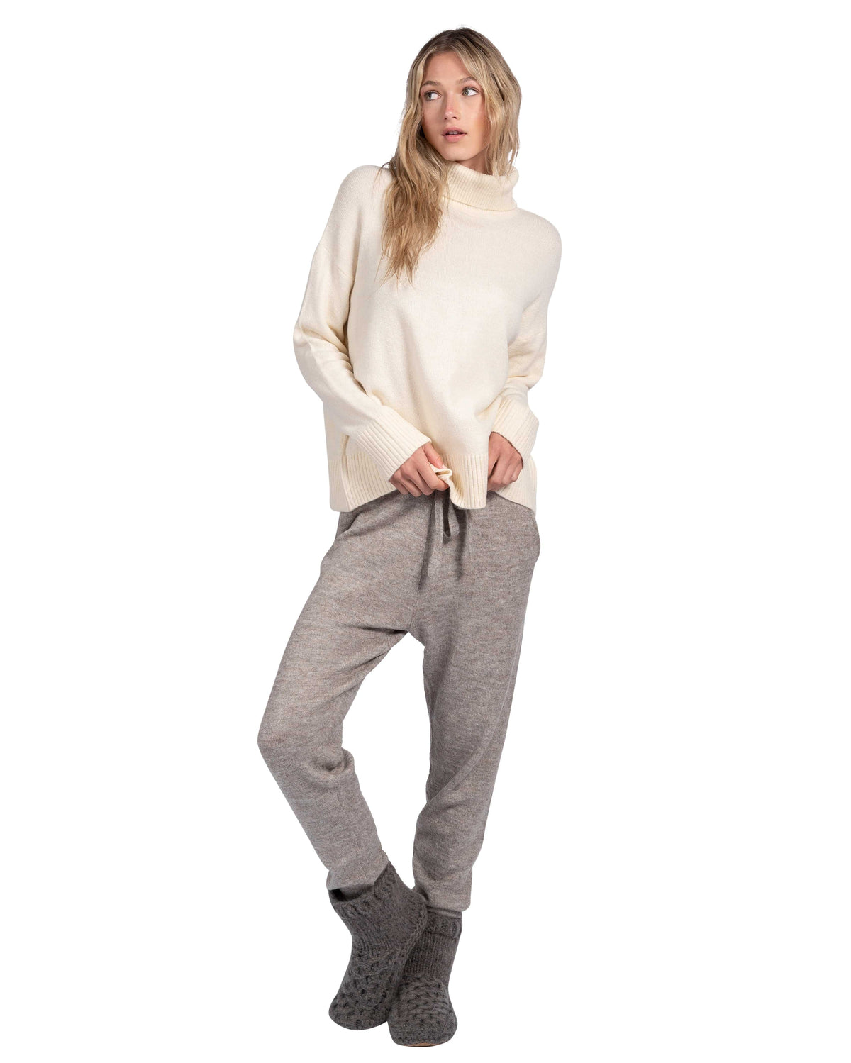 OVERSIZED TURTLENECK - LATTELOVE Co.