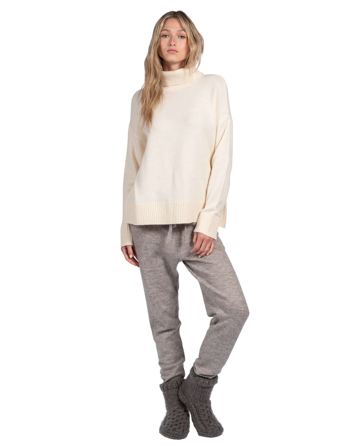 OVERSIZED TURTLENECK - LATTELOVE Co.