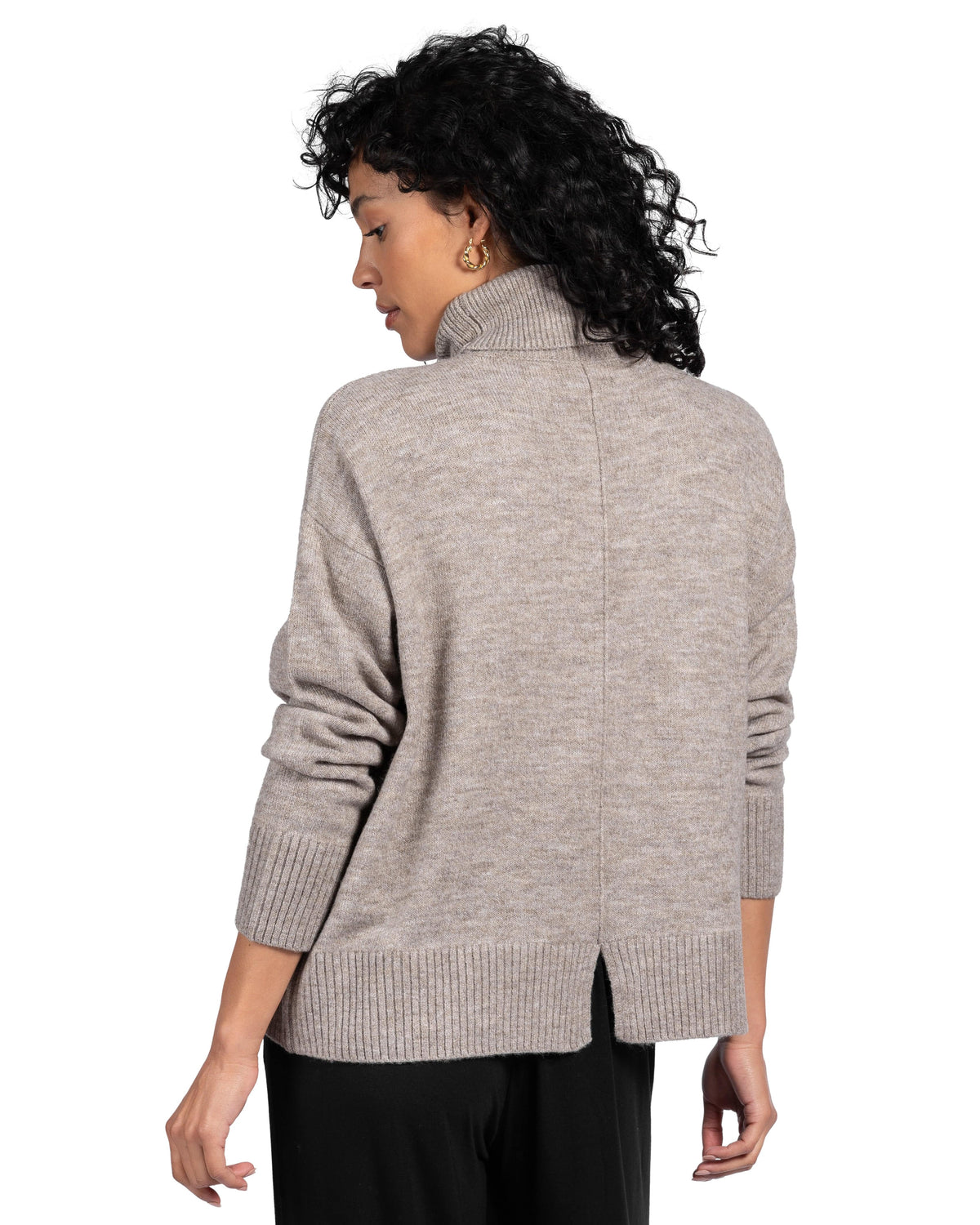 OVERSIZED TURTLENECK - LATTELOVE Co.