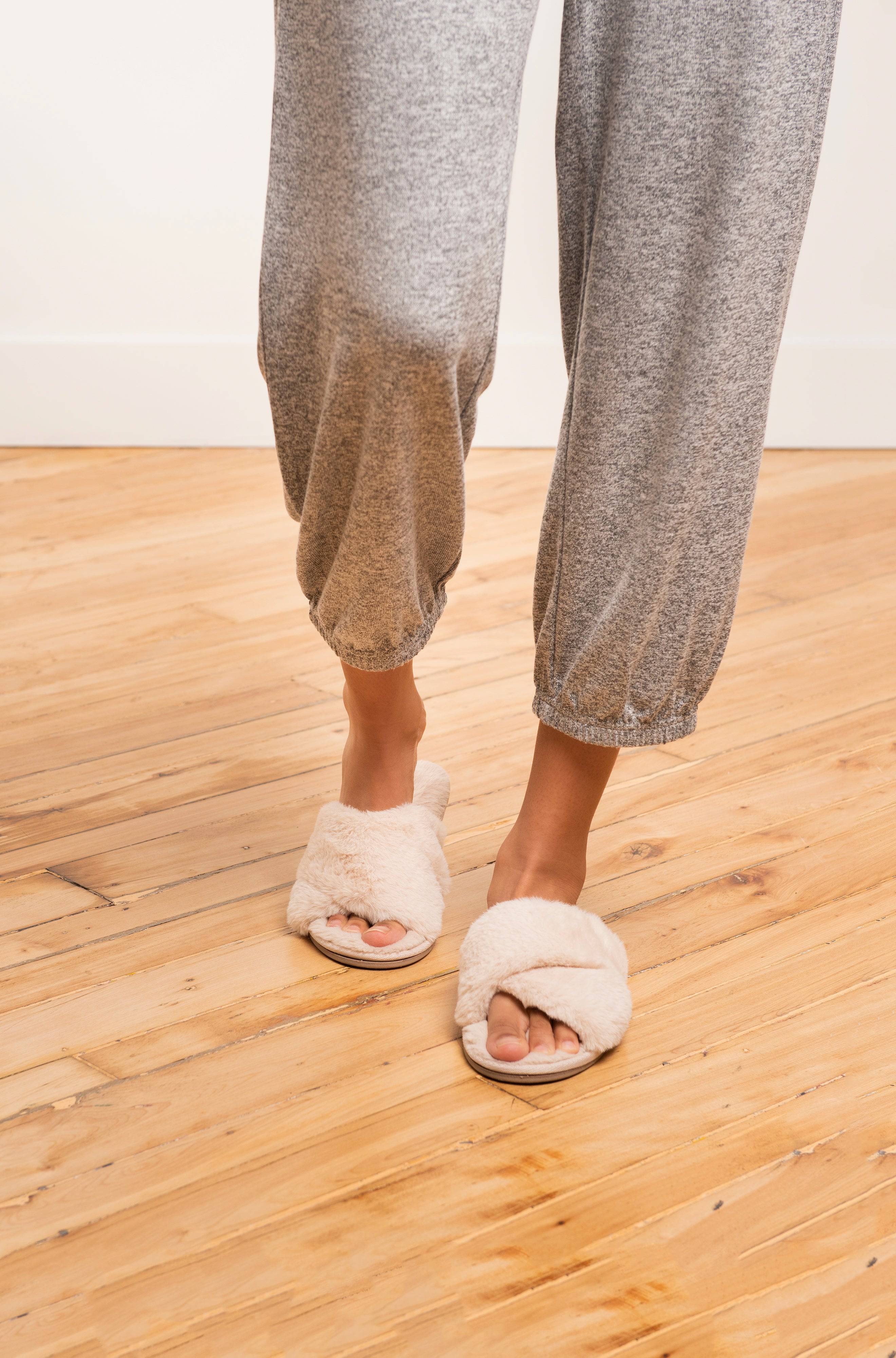 Faux Fur Slipper LATTELOVE Co