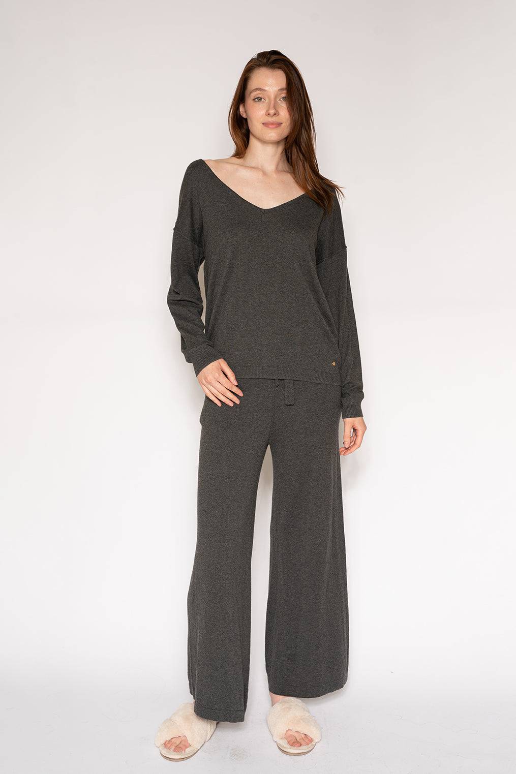 SWEATER KNIT LS V-NK PULLOVER - LATTELOVE Co.