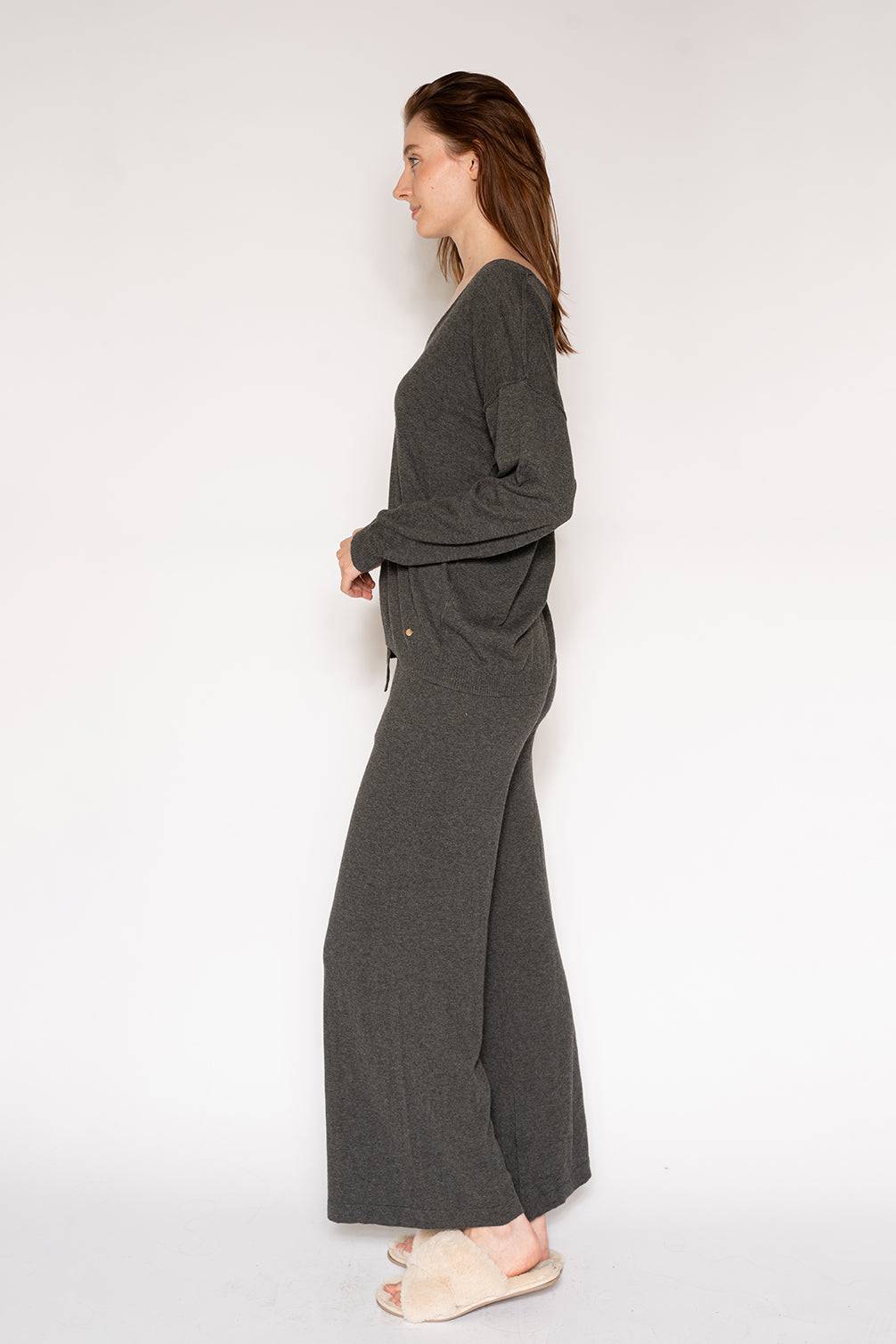 SWEATER KNIT LS V-NK PULLOVER - LATTELOVE Co.
