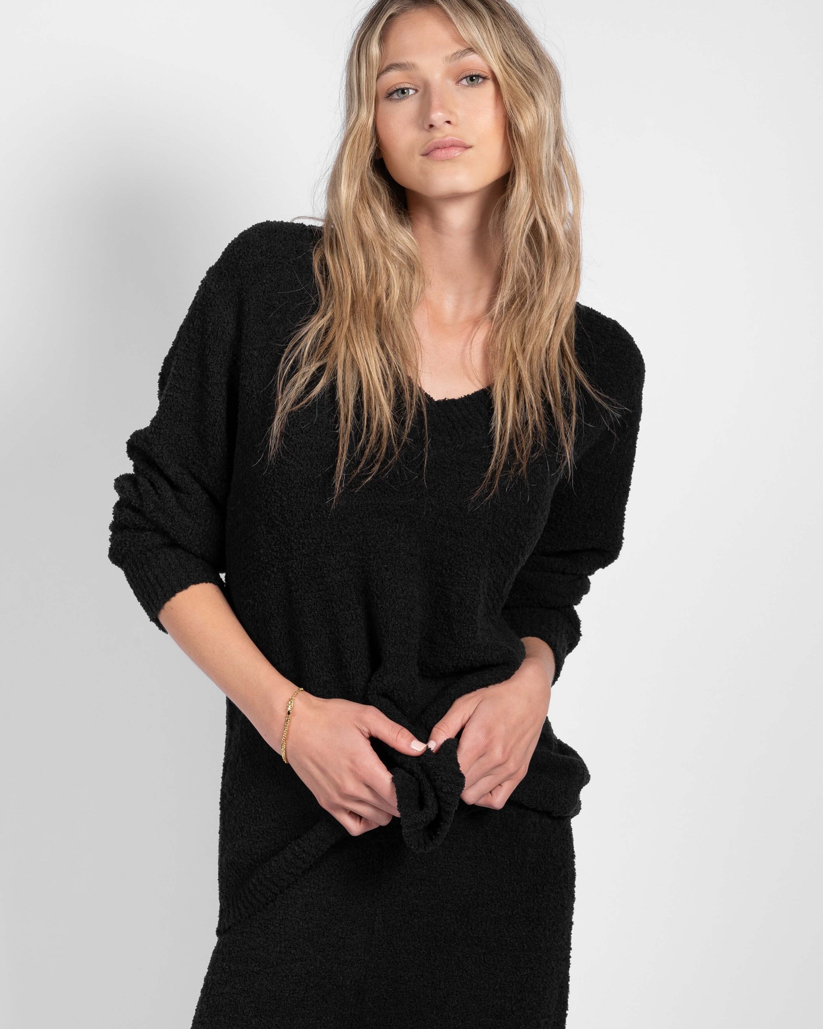 CHENILLE V-NECK - LATTELOVE Co.