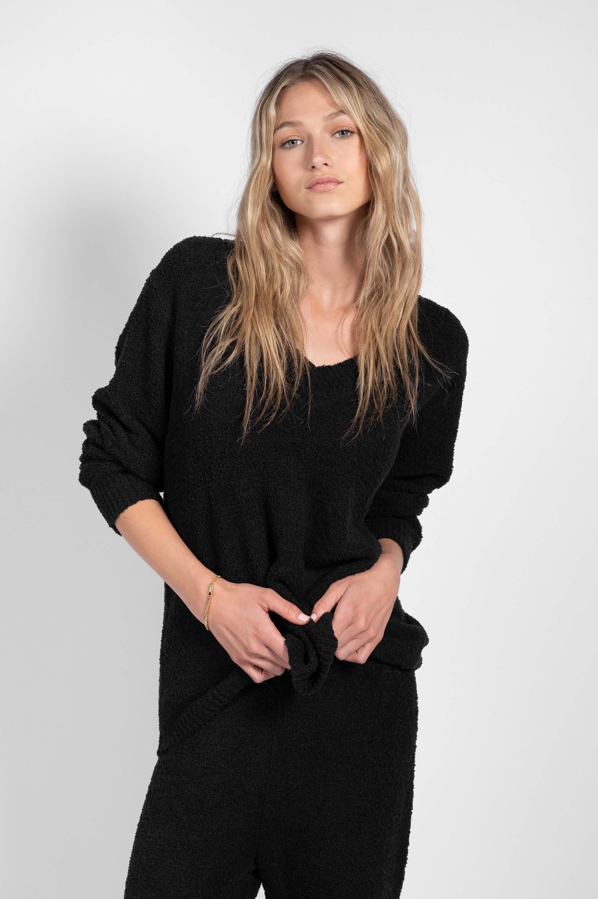 CHENILLE V-NECK - LATTELOVE Co.