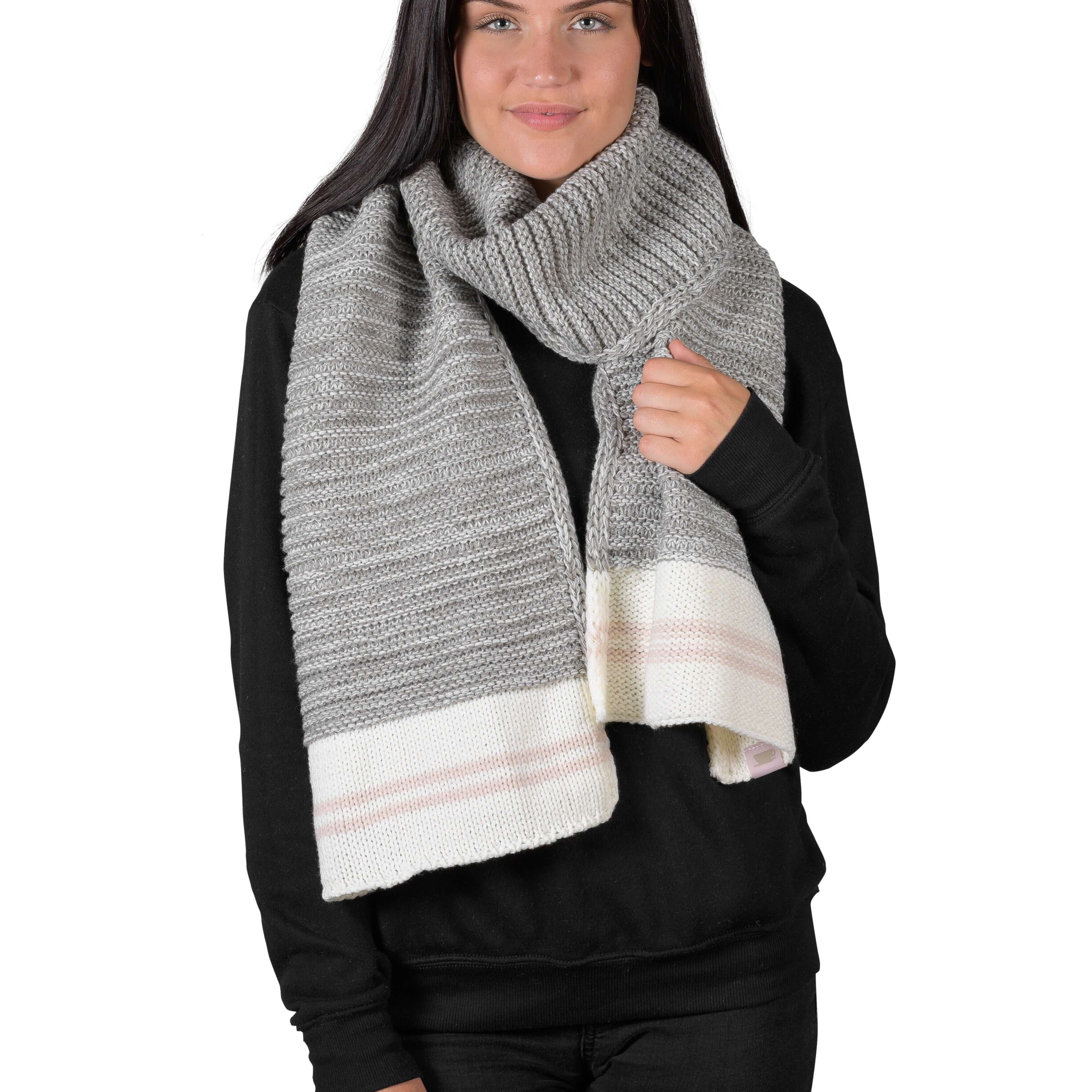 Canadiana Knit Scarf - Soft Grey - LATTELOVE Co.